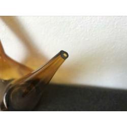 Spaanse wijnkaraf (Porron) van bruin handgeblazen glas