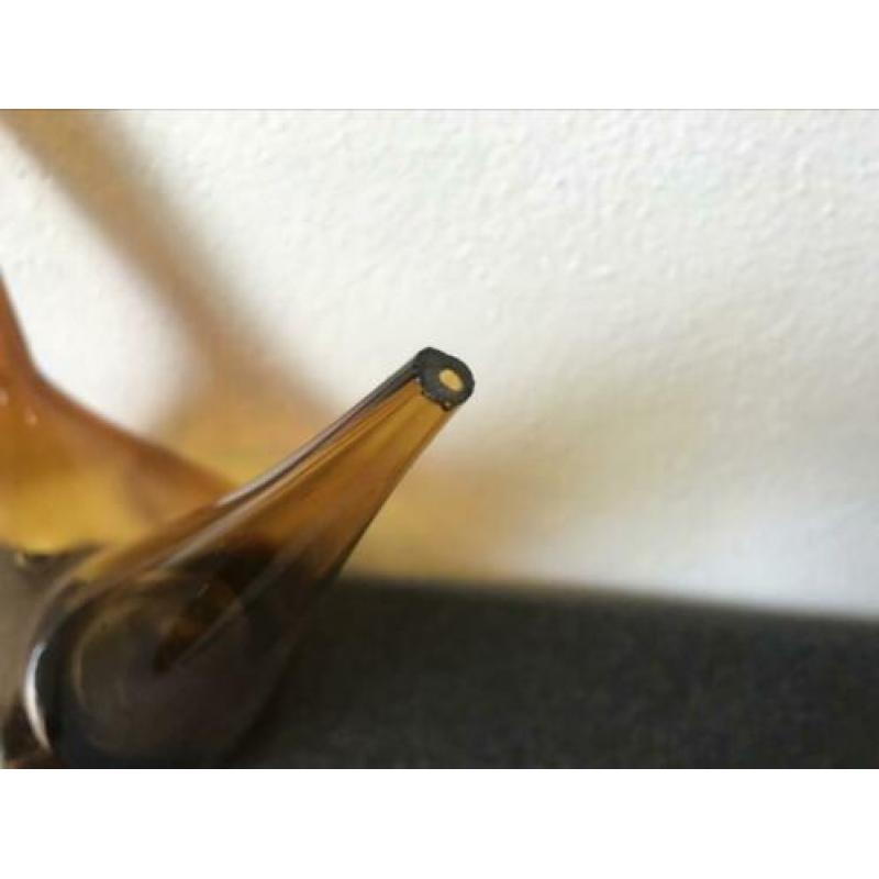 Spaanse wijnkaraf (Porron) van bruin handgeblazen glas