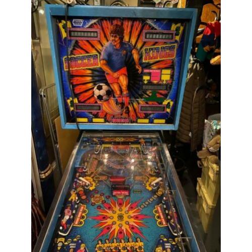 flipperkast Soccer Kings is a pinball machine