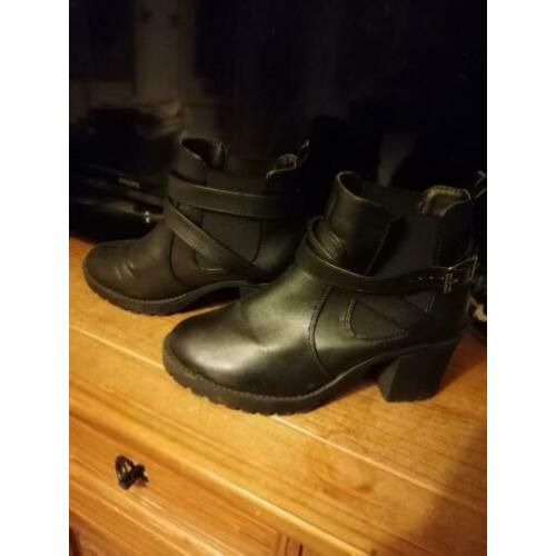 Enkellaars .laarsjes.nike. mt 40