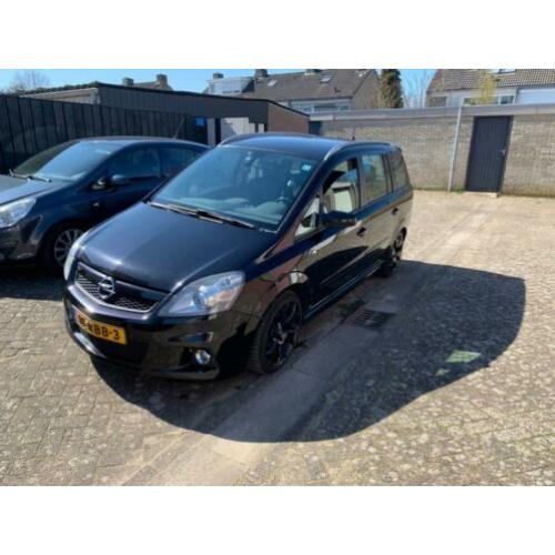 Opel Zafira 2.0 Turbo OPC 2006 Zwart