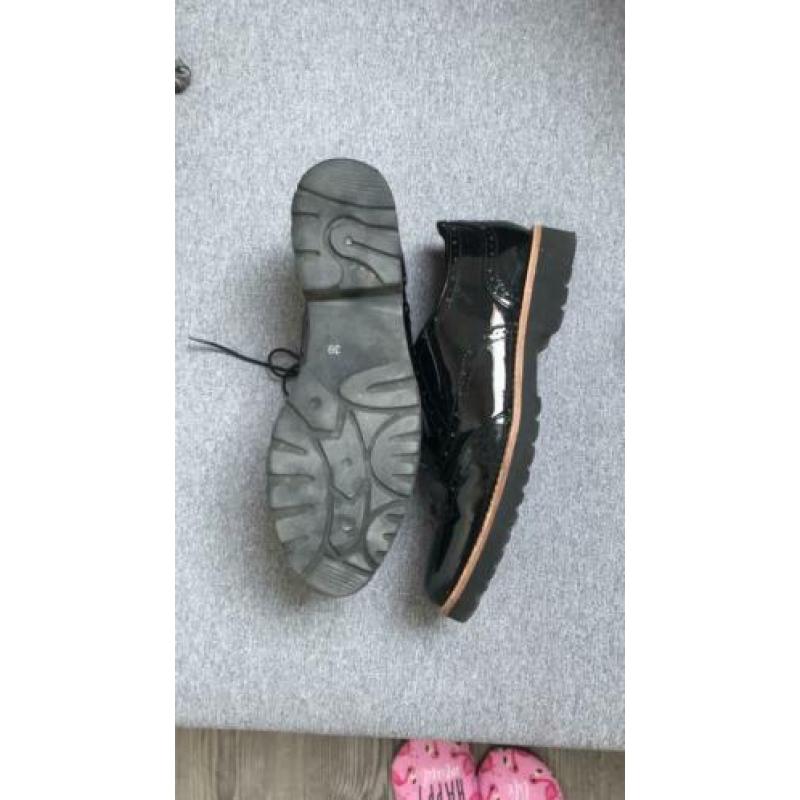 Zwarte lak brogues Pier One maat 39