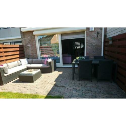 Tuintafel + 4 stoelen & loungeset (+ nieuwe hoezen in wit)