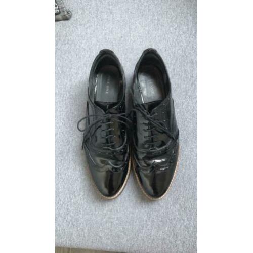 Zwarte lak brogues Pier One maat 39