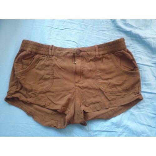 Clockhouse kaki shorts maat 40 (M)