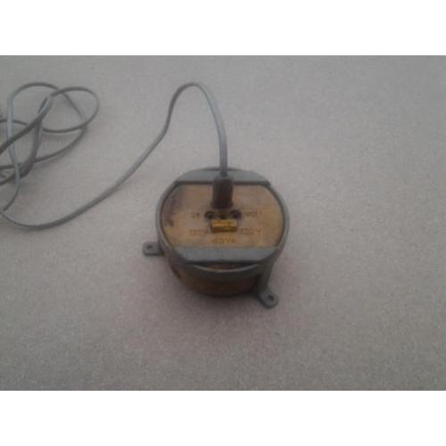 oud PTT omvormer van 220 / 127 volt naar 12 volt