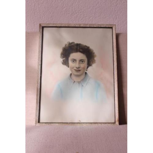 Een nostalgische plaat in oude lijst, blauw, roze