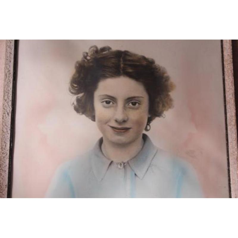 Een nostalgische plaat in oude lijst, blauw, roze