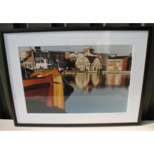 Sfeerrijke foto "Zuid-Hollandse kade", van Maarten Koch 2000