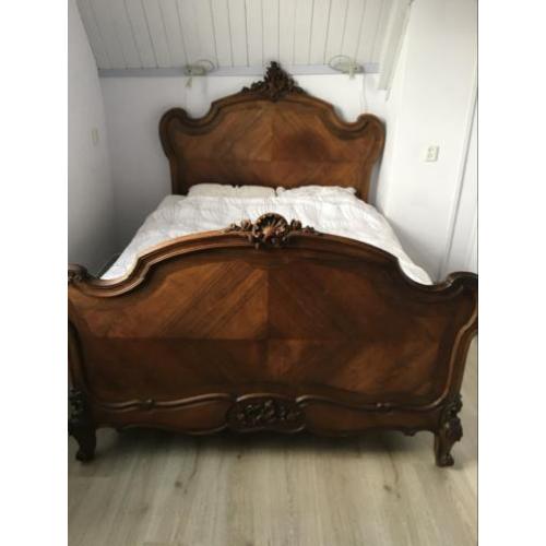 Antiek bed twijfelaar