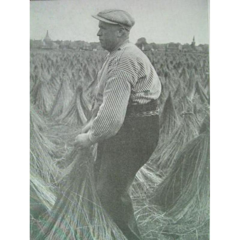 Klederdrachten in Nederland - Erfenis van eeuwen - 1941
