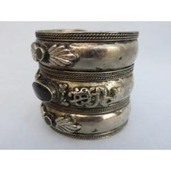 Prachtige armband met steen inleg 20e eeuw