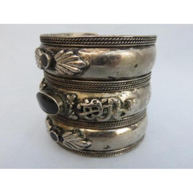 Prachtige armband met steen inleg 20e eeuw