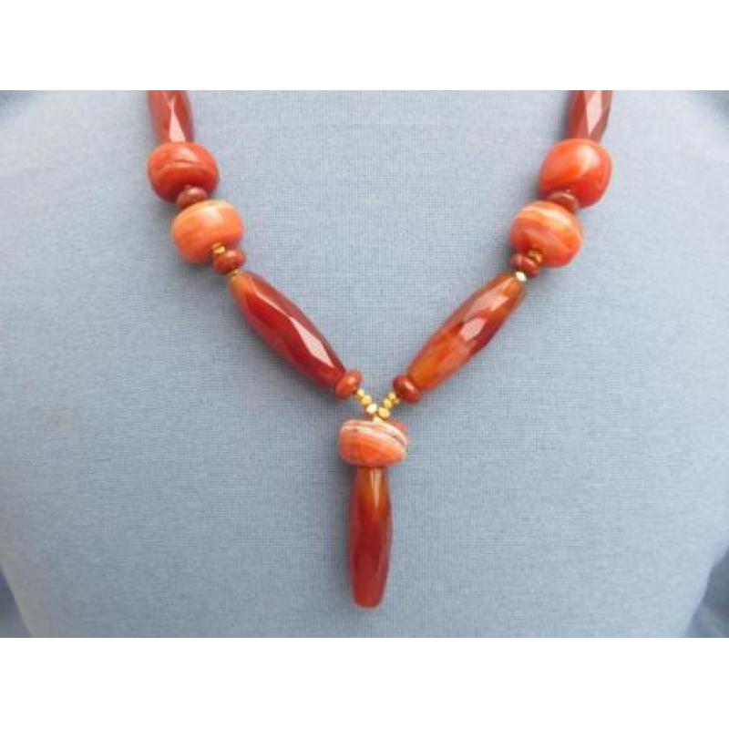 Antieke hals ketting met agaten kralen ca. 1900