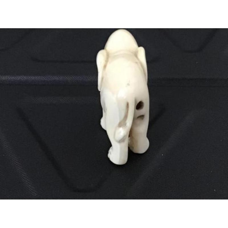 Netsuke, ivoren olifant