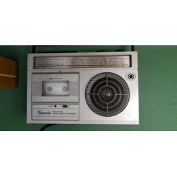 Oude bandrecorders en dictafoons