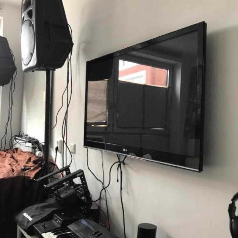 Full HD LG tv 42 inch