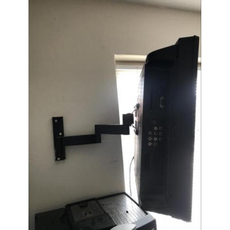 Sharp tv 26 Inch + beugel