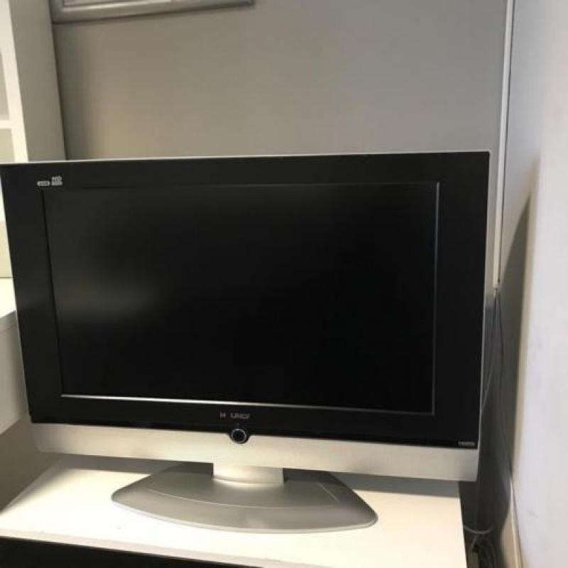 Goed werkende Tv lcd HYUNDAI HLT-3210 - 82 cm televisie
