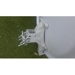 60 cm satelietschotel met muurbevestiging.