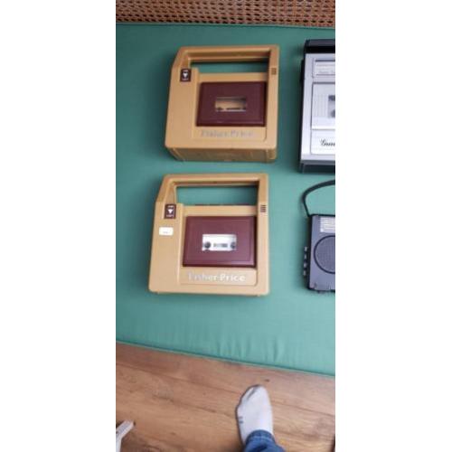 Oude bandrecorders en dictafoons