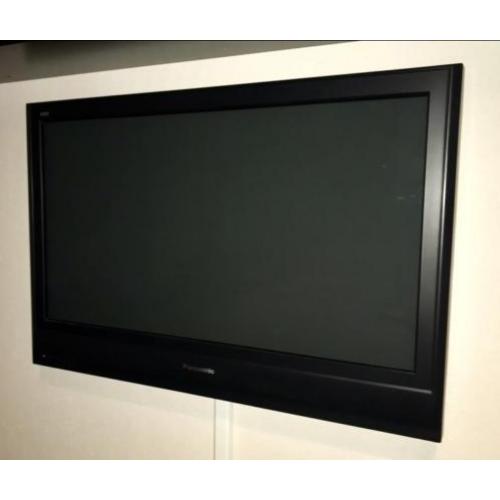 PANASONIC VIERA TV 37 inch + muurbeugel