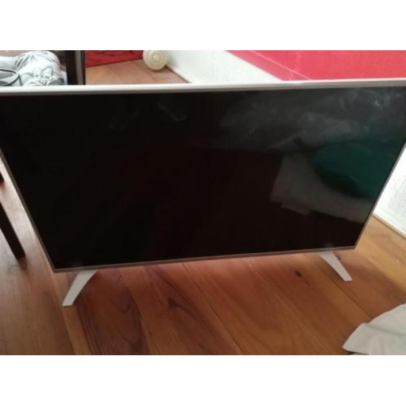 LG 43UF690V-wit.. ULTRA 4K HD SMART....100% PRIMA!!! ..