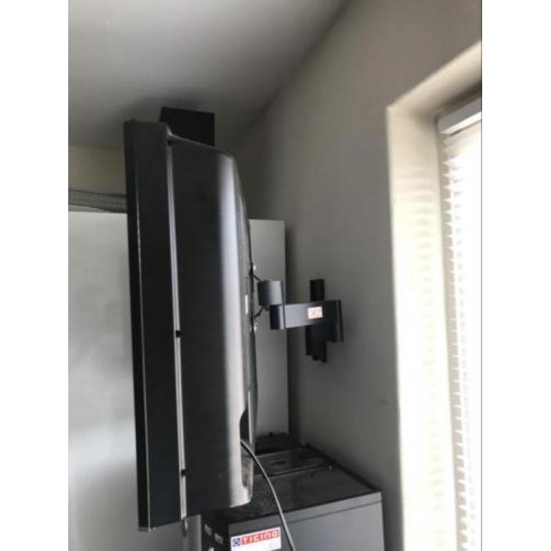 Sharp tv 26 Inch + beugel