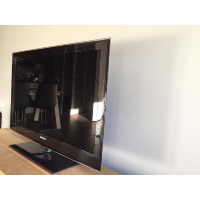 Samsung HD TV 40inch.