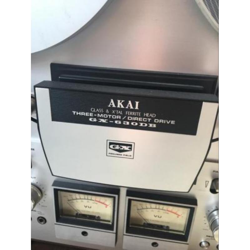 Band recorder merk AKAI met banden 45 stuks incl papieren