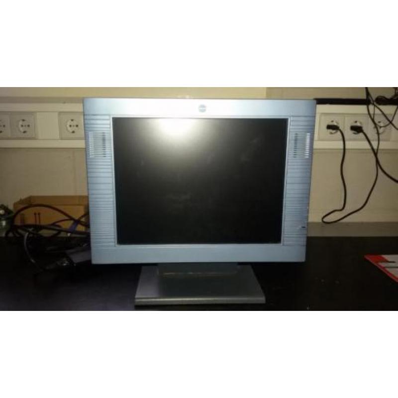 Yakumo lcd monitor 15 inch met ingebouwde speakers