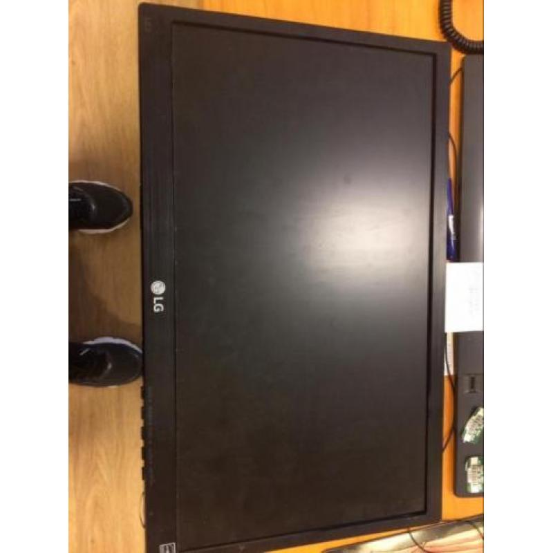 LG VGA Monitor met adapter geen voet