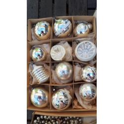30 oude zilveren kerstballen en piek
