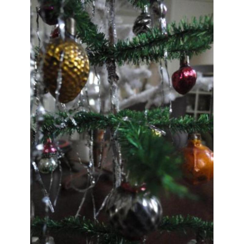 antiek KERSTBOOMPJE + GLAS FIGUURTJES/BALLETJES, h 45 cm