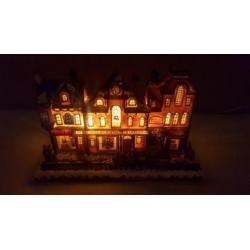 kersthuisje / station met verlichting