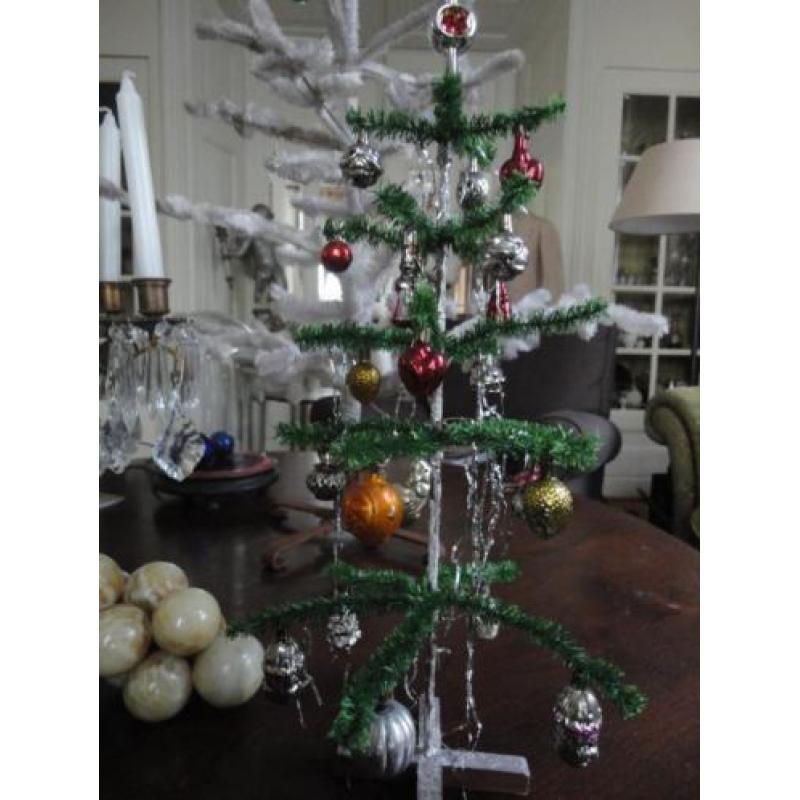 antiek KERSTBOOMPJE + GLAS FIGUURTJES/BALLETJES, h 45 cm