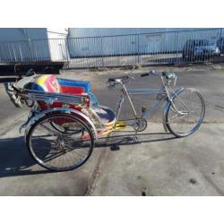 Riksja bak fiets jaren 80 prachtig hand beschilderde fiets