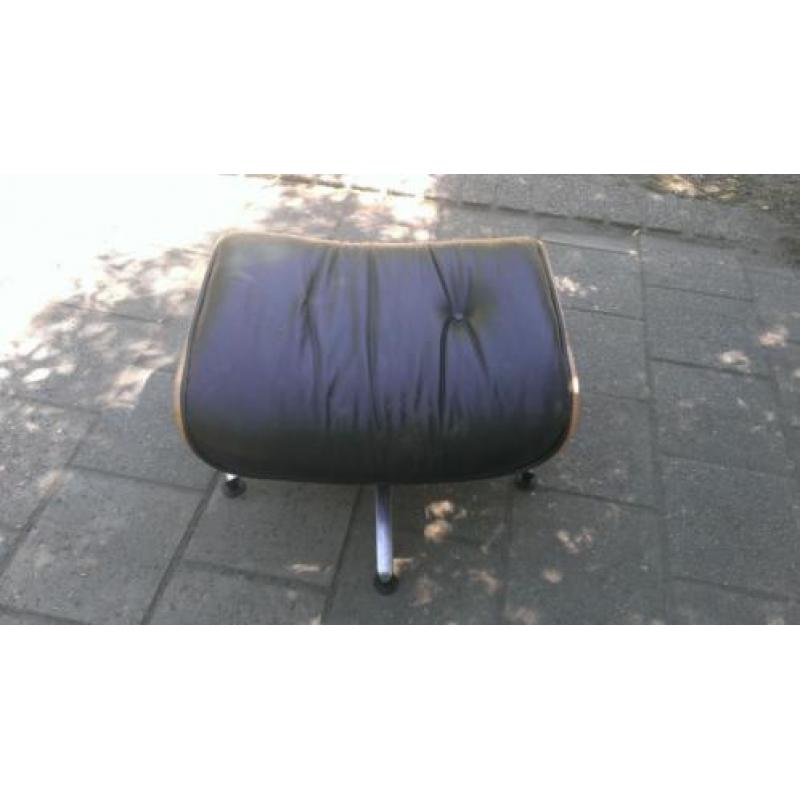 Eames voetenbank