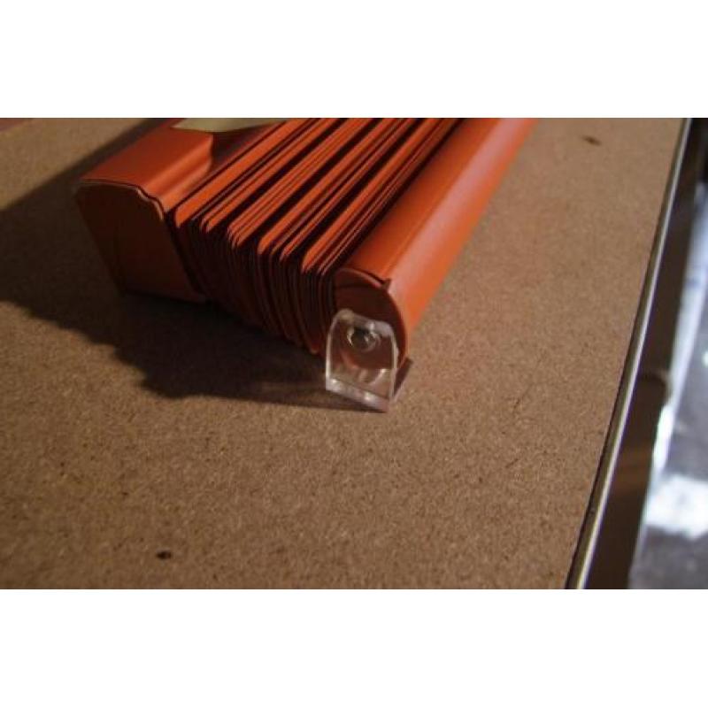 Luxaflex Lightline 25 mm oranje / terra 84,5 x 111 cm links