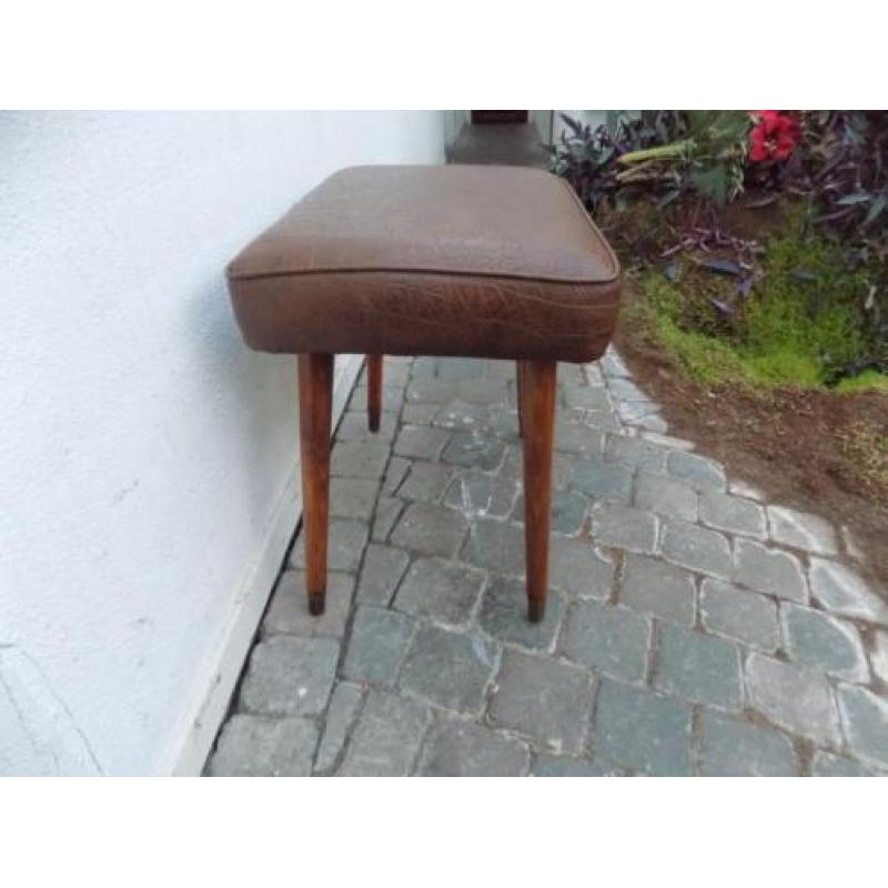 Voetenbank vintage retro krukje.