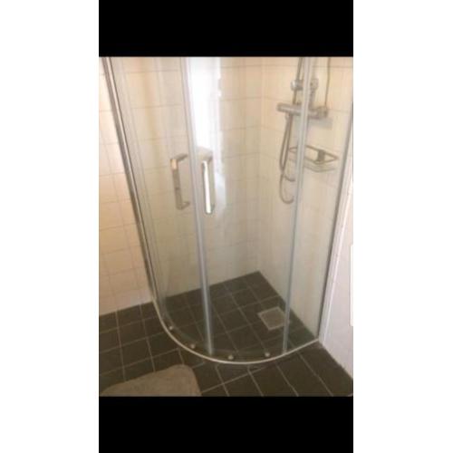 Douchecabine, kwartrond, 80 x 80 .Nog als nieuw .