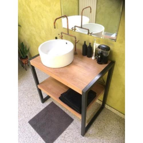 Wastafelmeubel staal met eiken badkamermeubel of steigerhout