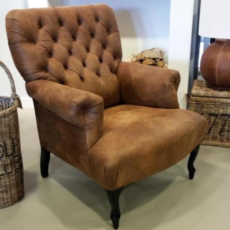 > HIER < Landelijke fauteuils - capitonnering <