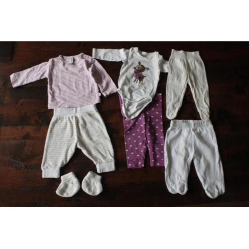 Babykleertjes en slaapzakjes maat 50/56 voor schattig meisje