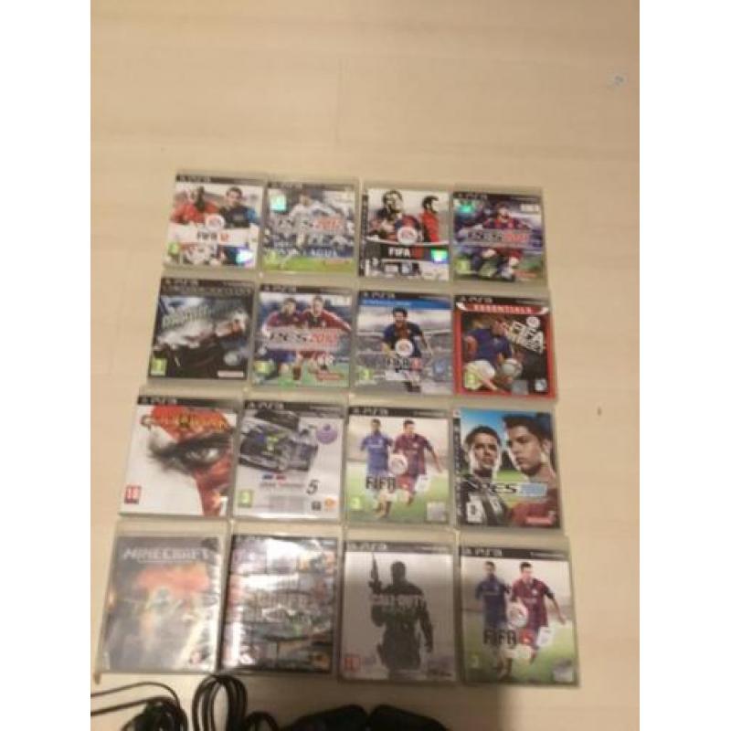 Sony ps3 250 GB 2 controllers 16 games